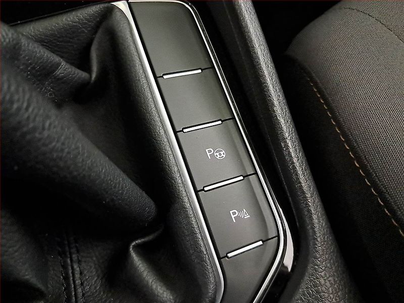 Volkswagen Golf Sportsvan (2016) 1.2 TSI, Tempomat - fotka 16 z 19