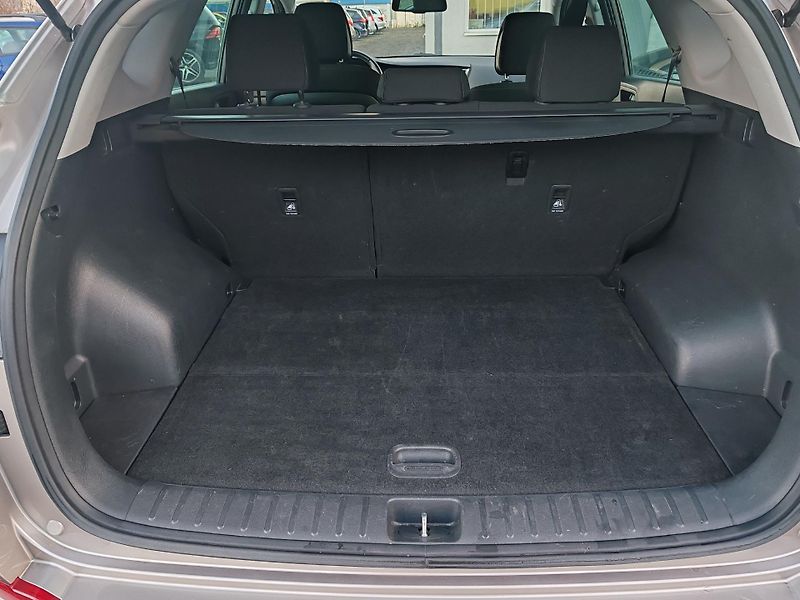Hyundai Tucson 1.7 CRDi 1. májitel - fotka 8 z 24
