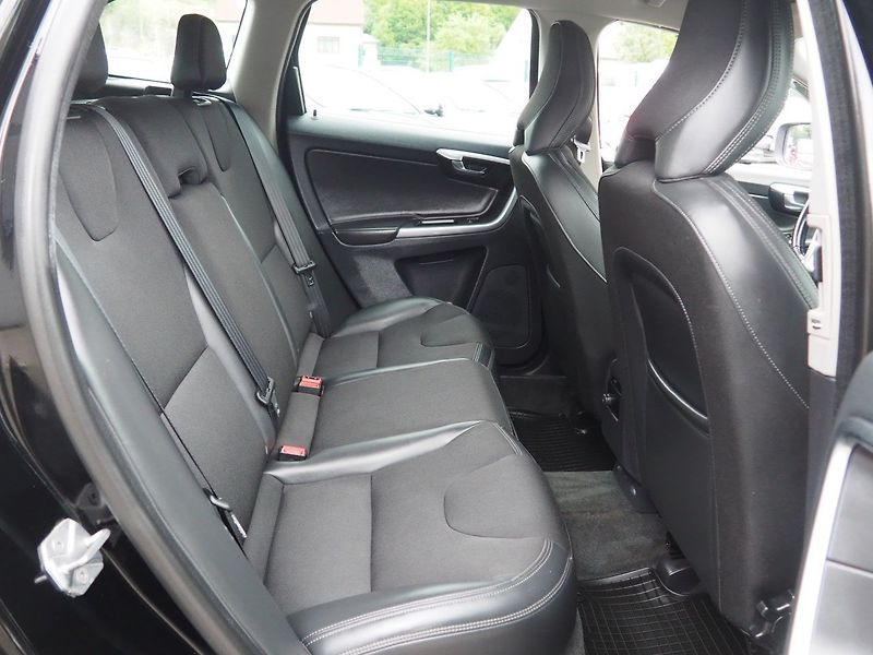 Volvo XC60 (2016) D3 100 kW, Momentum, AWD - fotka 15 z 38