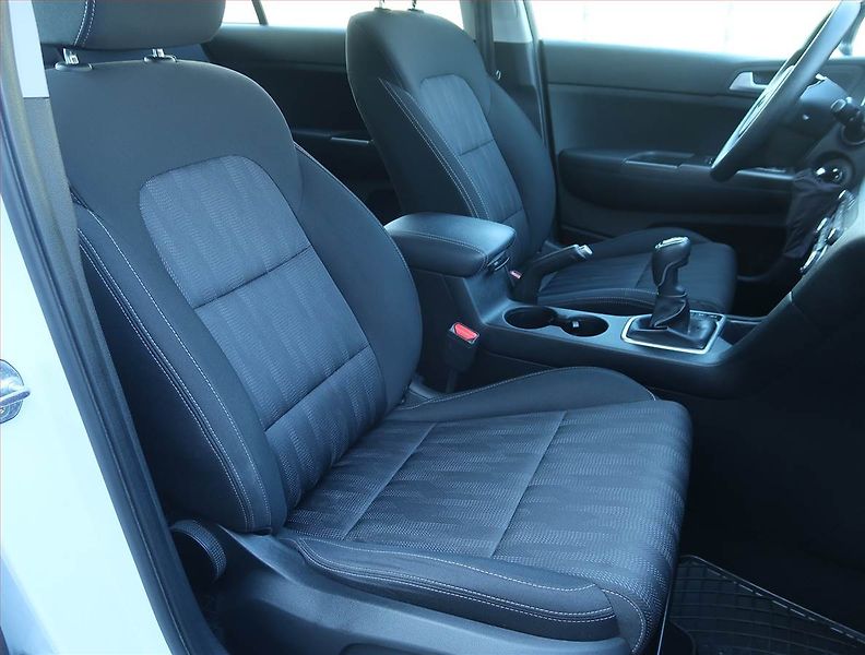 Kia Sportage (2021) 1.6 T-GDI, 4X4, Serv.kniha - fotka 9 z 15