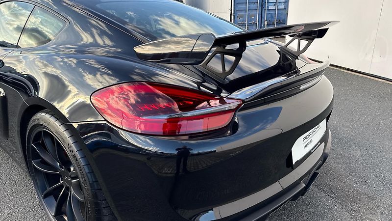 Porsche Cayman GT4 - fotka 14 z 30