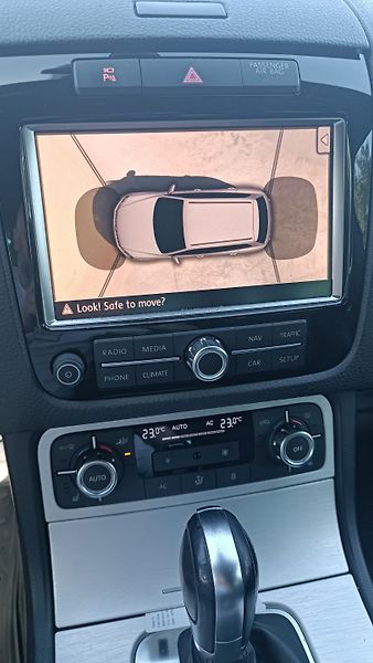 Volkswagen Touareg 3,0TDi 176kW Nové v ČR - fotka 10 z 44