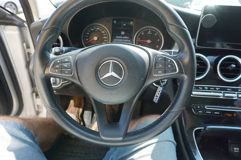 Mercedes-Benz Třídy C (2017) C220  4 MATIC - fotka 30 z 48