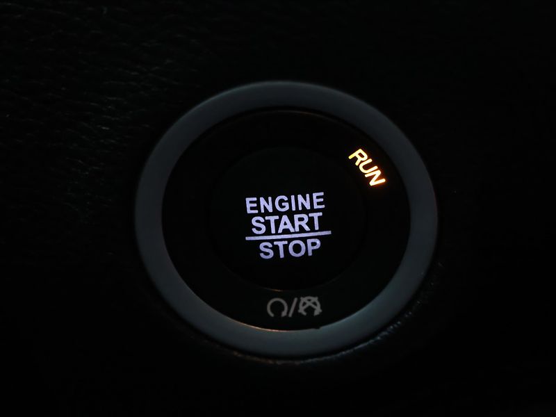 Dodge Challenger 3,6 V6 227kW Automat SXT - fotka 20 z 33