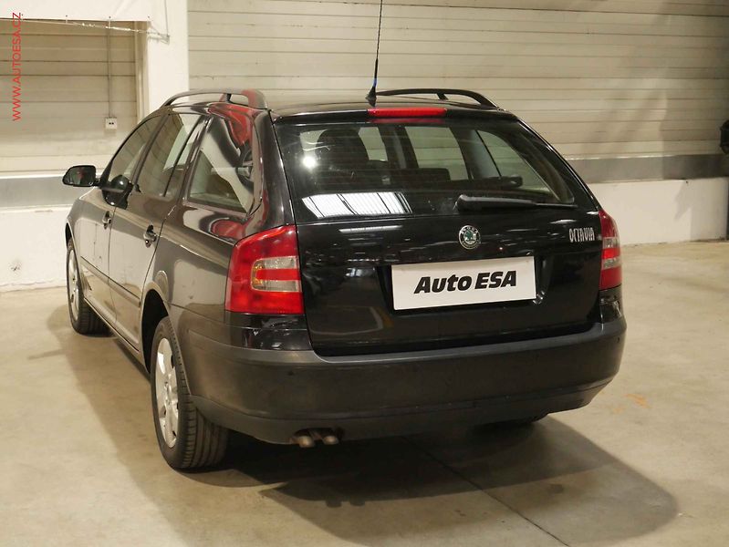 Škoda Octavia (2007) 1.9TDi, 2.maj,ČR, xenon - fotka 4 z 17