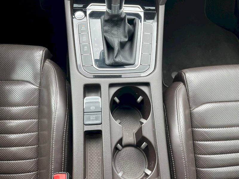 Volkswagen Passat (2015) 2.0 TDI / 176 kW 4x4 - fotka 20 z 28