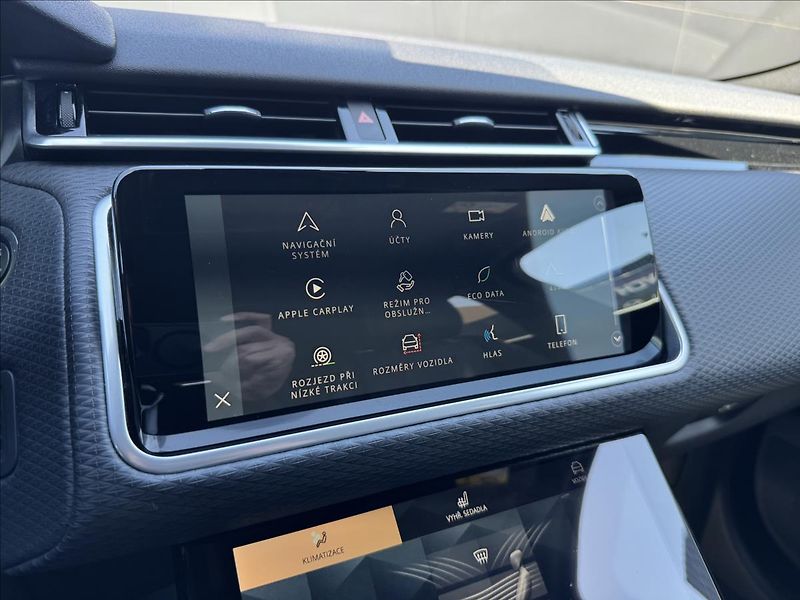 Land Rover Range Rover Velar 2,0 D200 R-DYNAMIC SE ZÁRUKA - fotka 20 z 36