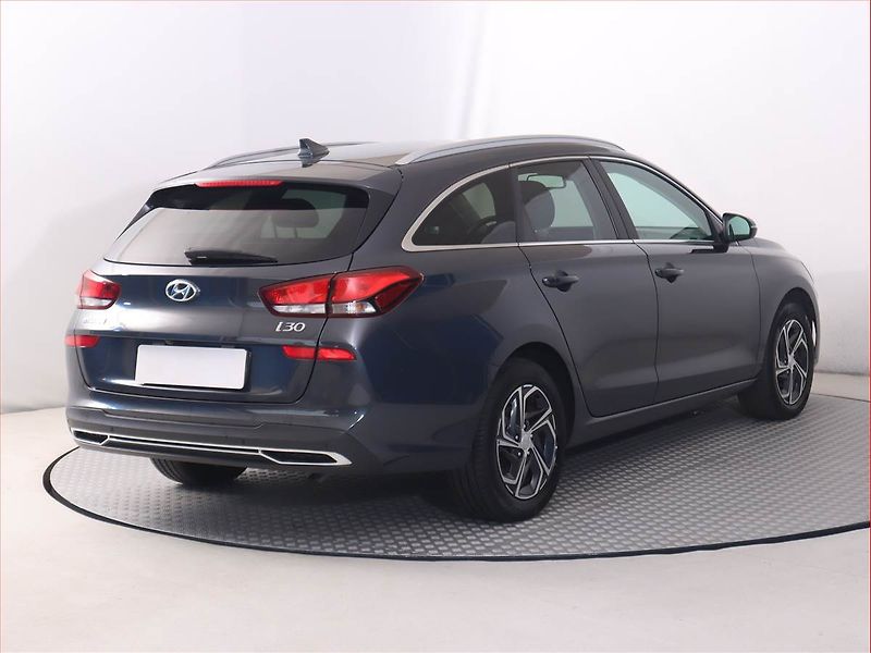 Hyundai i30 (2022) 1.5 DPI, Serv.kniha, Tempomat - fotka 5 z 18