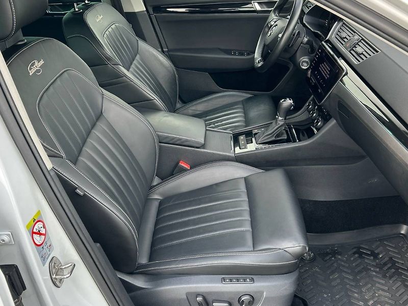 Škoda Superb (2022) kombi 2.0 TDI 7DSG L&K - fotka 34 z 35