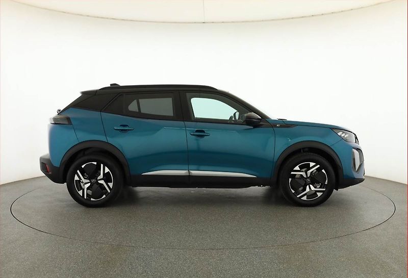 Peugeot 2008 (2025) 54 kWh, SoH 98%, digi klima - fotka 6 z 20