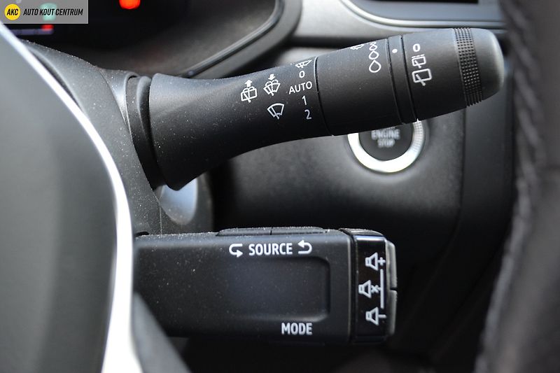 Renault Captur techno mild hybrid 140 - fotka 24 z 52