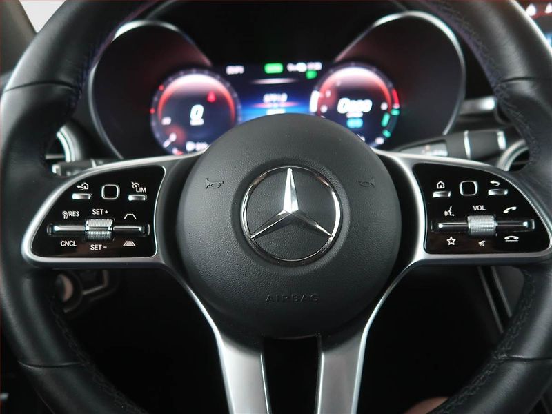 Mercedes-Benz GLC (2022) 300 de 4MATIC - fotka 20 z 23