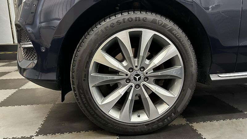 Mercedes-Benz GLE 250D / 4.MATIC / DVĚ SADY KOL - fotka 11 z 46