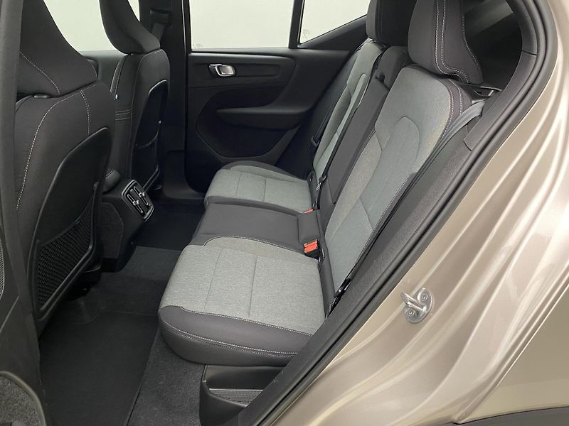 Volvo XC40 B4 BRIGHT PLUS AUT CZ - fotka 5 z 56