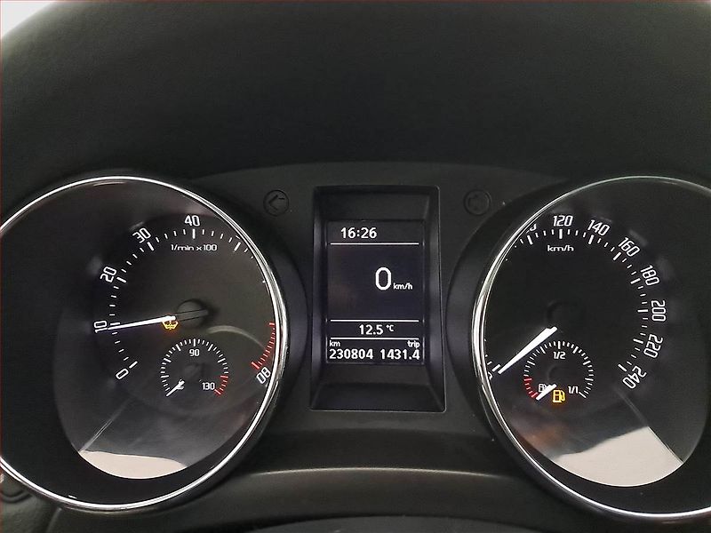 Škoda Yeti (2017) 1.2 TSI, Tempomat - fotka 11 z 19