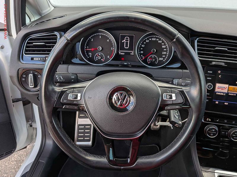 Volkswagen Golf (2018) 2.0 TDi, 1.maj, Join, navi - fotka 15 z 16