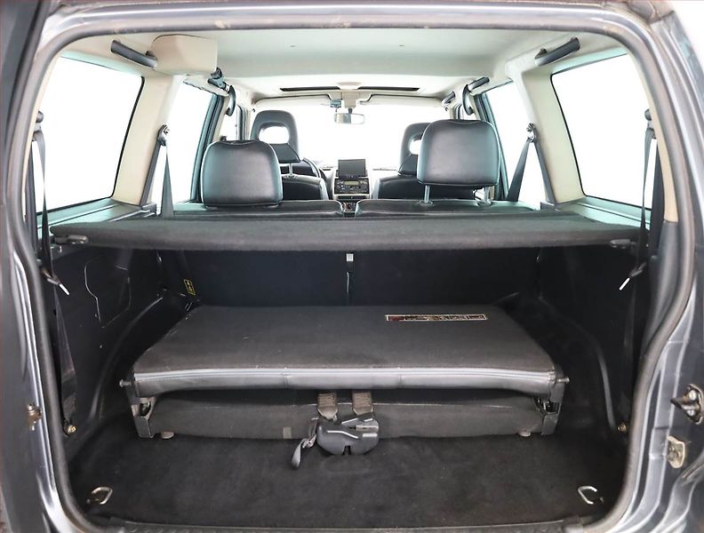 Nissan Terrano (2005) 3.0 Di , 4X4 - fotka 19 z 19