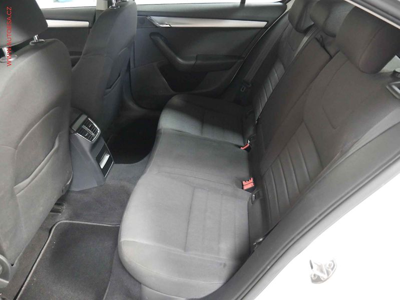 Škoda Octavia (2014) 1.4 G-TEC, ČR, bixen, autoAC - fotka 10 z 18