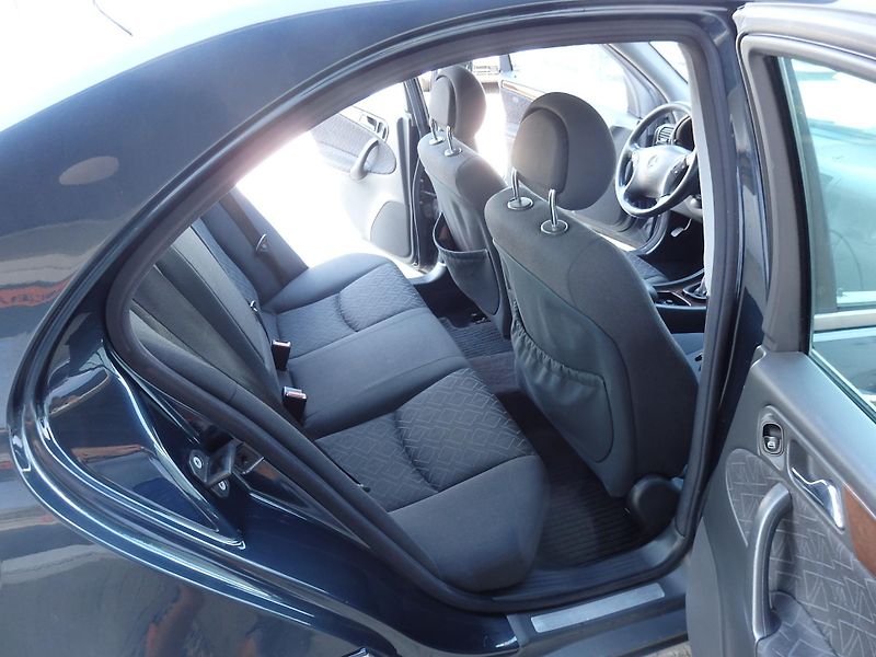 Mercedes-Benz Třídy C 220 CDI 4x AIRBAG - fotka 9 z 14