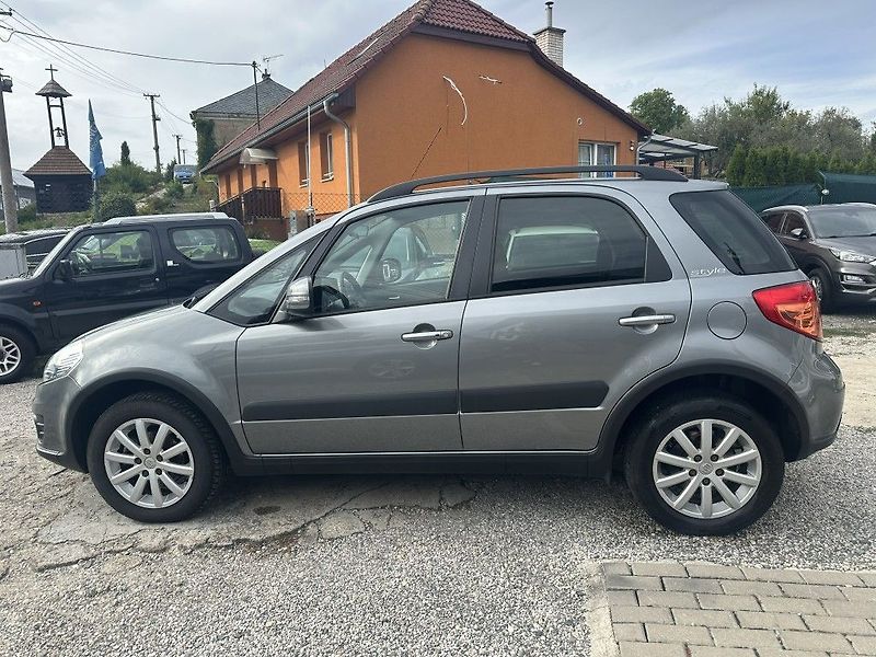 Suzuki SX4 Style 1.6i 88kW  serviska - fotka 7 z 24