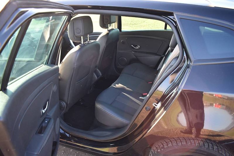 Renault Mégane 1,9 DCi BOSE,96KW,NAVI,PĚKNÝ - fotka 15 z 17