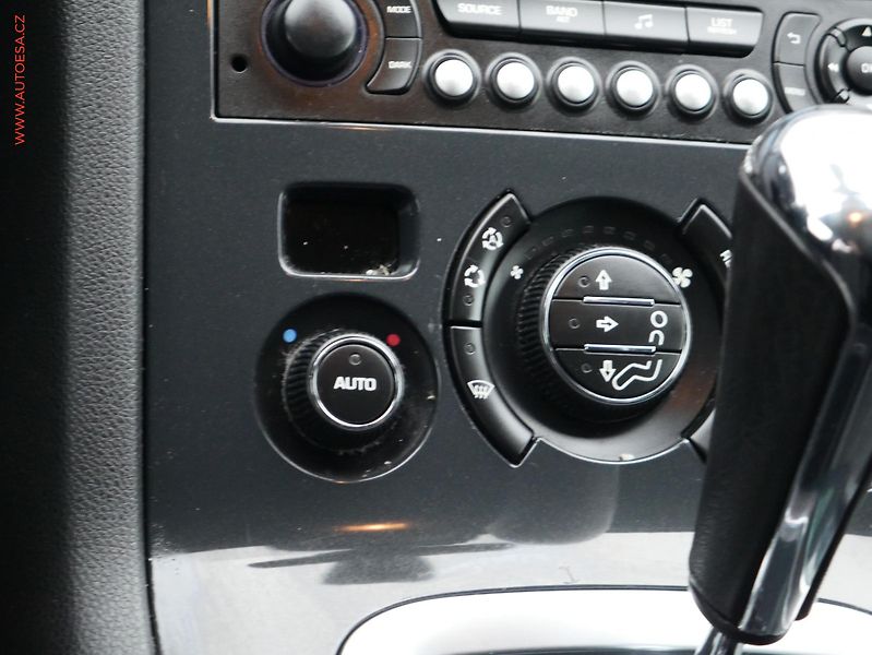 Peugeot 5008 (2015) 2.0 HDi, ČR, Active, AT - fotka 14 z 18