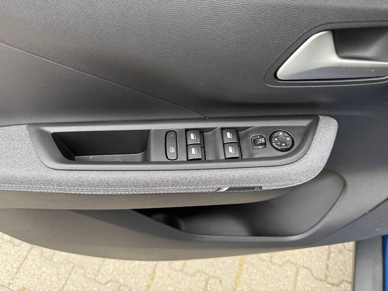 Opel Frontera (2026) GS Hybrid 1.2 TURBO (107kW/145 - fotka 10 z 25