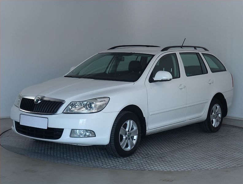 Škoda Octavia (2012) Ambition 1.6 TDI 4x4, 4X4 - fotka 2 z 15