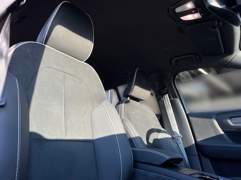 Volvo XC40 B4 Core DCT - fotka 16 z 18
