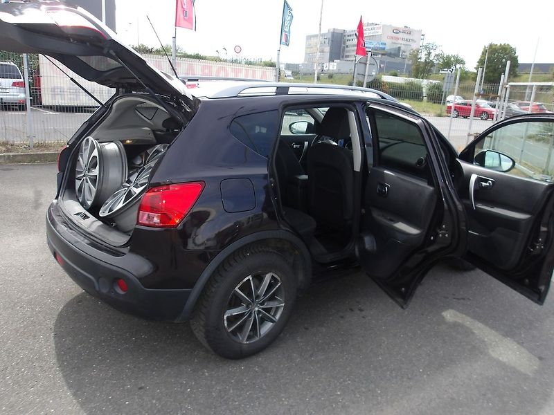 Nissan Qashqai (2009) 2,0i 104kW AUTOMAT !! - fotka 8 z 25