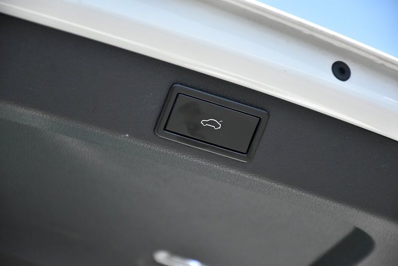 Škoda Superb (2019) Style 2.0 TDI 140kW DSG - fotka 28 z 34