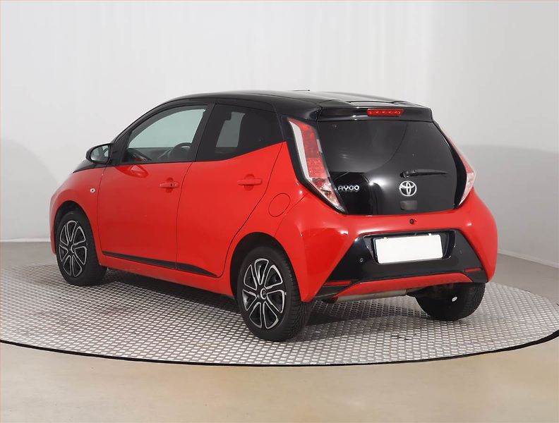 Toyota Aygo (2018) x-cite 1.0 VVT-i, Automat - fotka 4 z 18