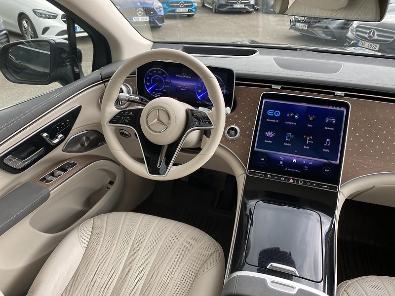 Mercedes-Benz EQS EQS SUV 450 4MATIC AMG ISP - fotka 10 z 27