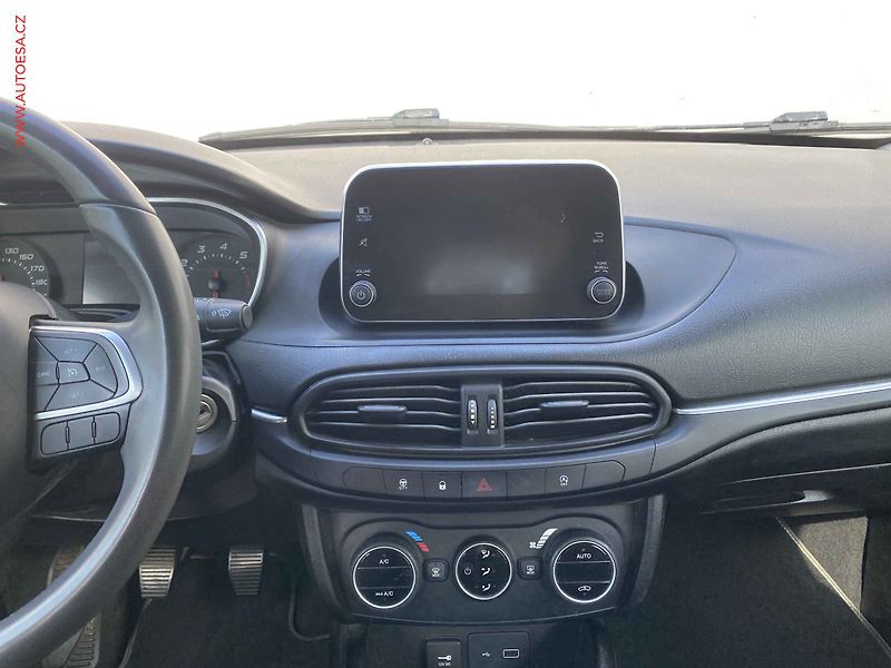 Fiat Tipo (2019) 1.4i, AC, navi, kamera - fotka 12 z 17