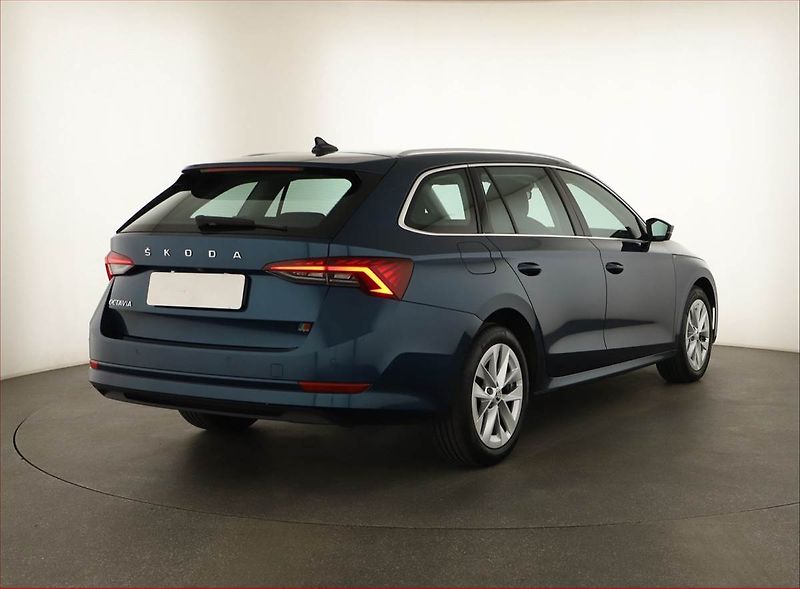 Škoda Octavia (2022) 2.0 TDI, ČR,1.maj, Serv.kniha - fotka 5 z 20