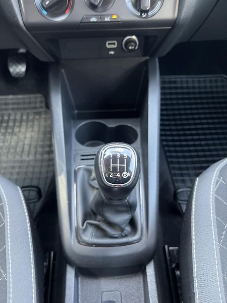 Škoda Fabia 1.0MPi 44kw TEMPOMAT KLIMA - fotka 18 z 36