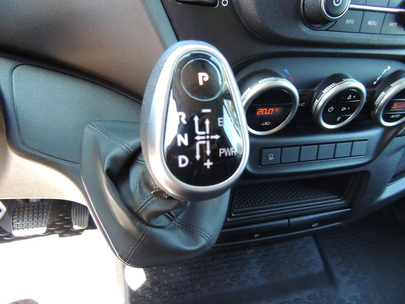 Iveco Daily (2022) 3.0D,129kw,automat,ČR,1.maj. - fotka 29 z 46