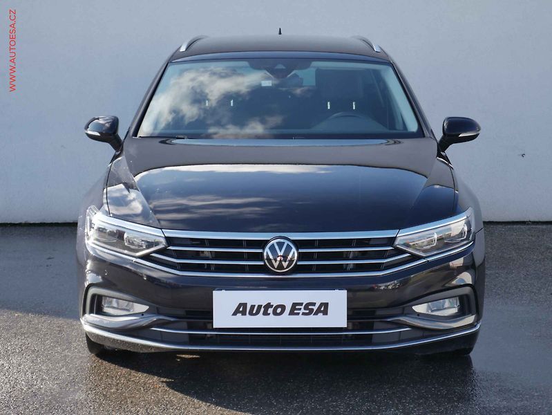 Volkswagen Passat (2020) 2.0TDi, ELE, DSG, LED - fotka 2 z 25