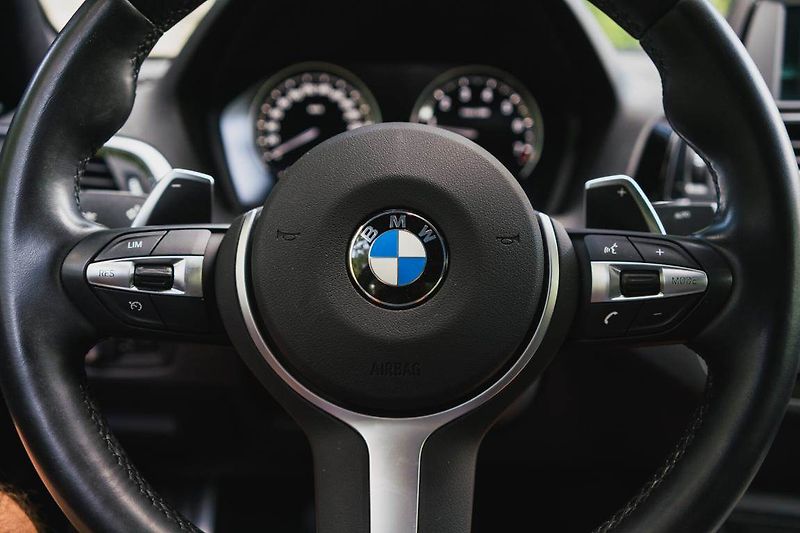 BMW Řada 2 (2019) M240i xDrive - fotka 21 z 36