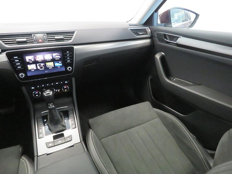 Škoda Superb - fotka 15 z 26