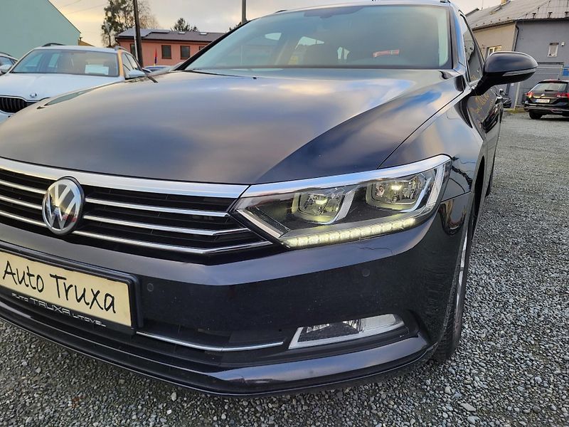 Volkswagen Passat 2.0 TDi 140kW DSG COMFORTLINE - fotka 37 z 49