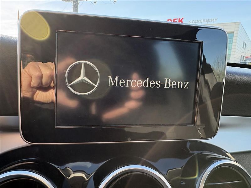 Mercedes-Benz Třídy C 2,2 CDi 100kW Led,Výhřev,9G-tr - fotka 16 z 37