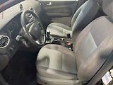 Ford Focus (2005) 1.6TDCi, AC, výhřev sed - náhled 9