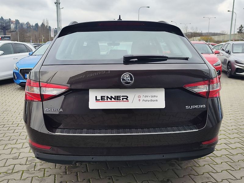 Škoda Superb 2.0 TDI/110kW Ambition Plus DS - fotka 6 z 33