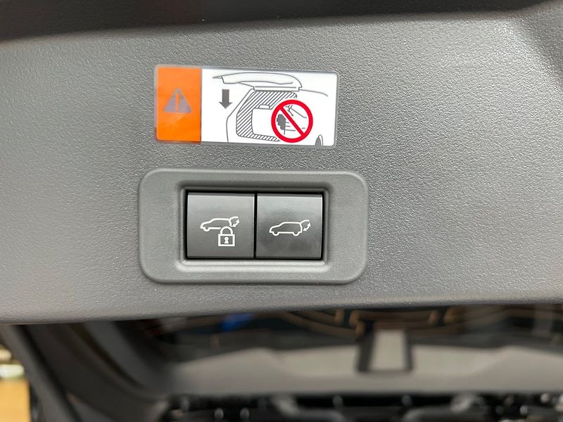 Subaru E-Outback 74.7 kWh AWD Touring H/K Pano - fotka 17 z 17