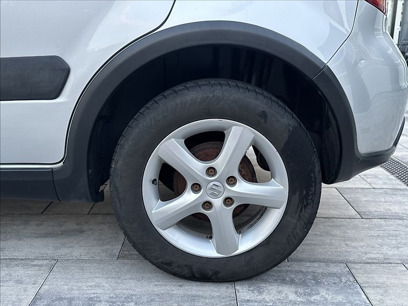 Suzuki SX4 1,9 DDiS 120PS  Outdoor Line 4 - fotka 40 z 47