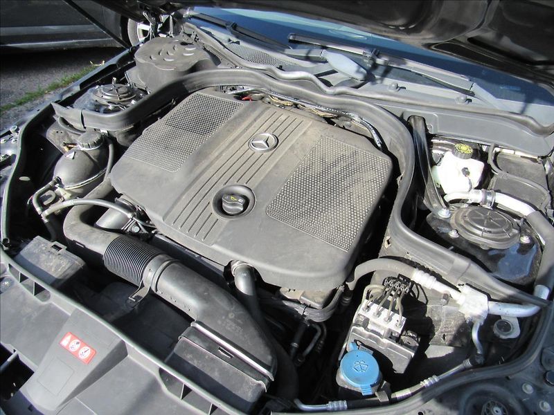 Mercedes-Benz Třídy E 2,1 E 250 CDI 150kW Avantgarde - fotka 31 z 38