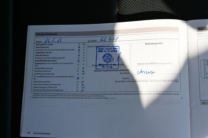 Škoda Superb 2.0TDI 125KW DSG Rezervace - fotka 49 z 56