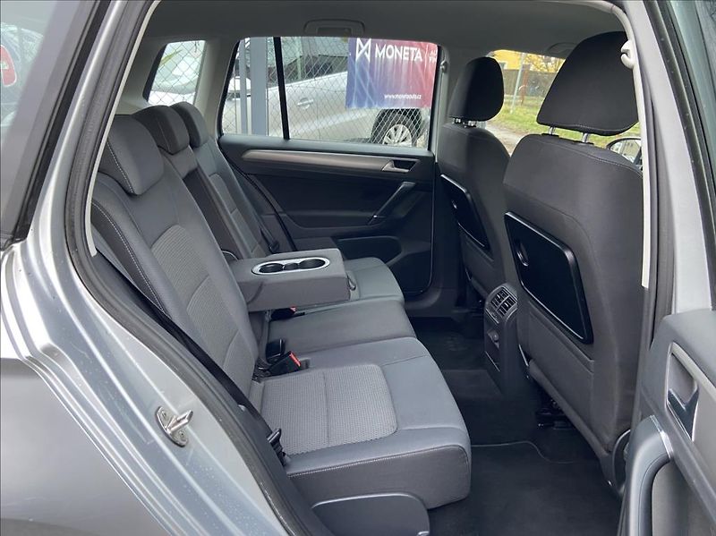 Volkswagen Golf Sportsvan 1,6 TDi 81kW  Serviska,Navigac - fotka 29 z 46