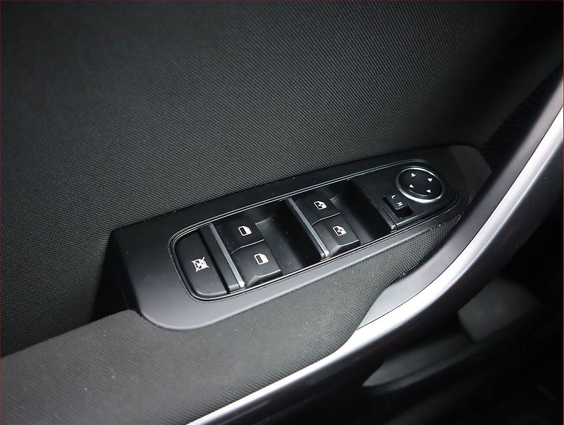 Kia Ceed (2020) 1.6 CRDi, Serv.kniha, Tempomat - fotka 13 z 17